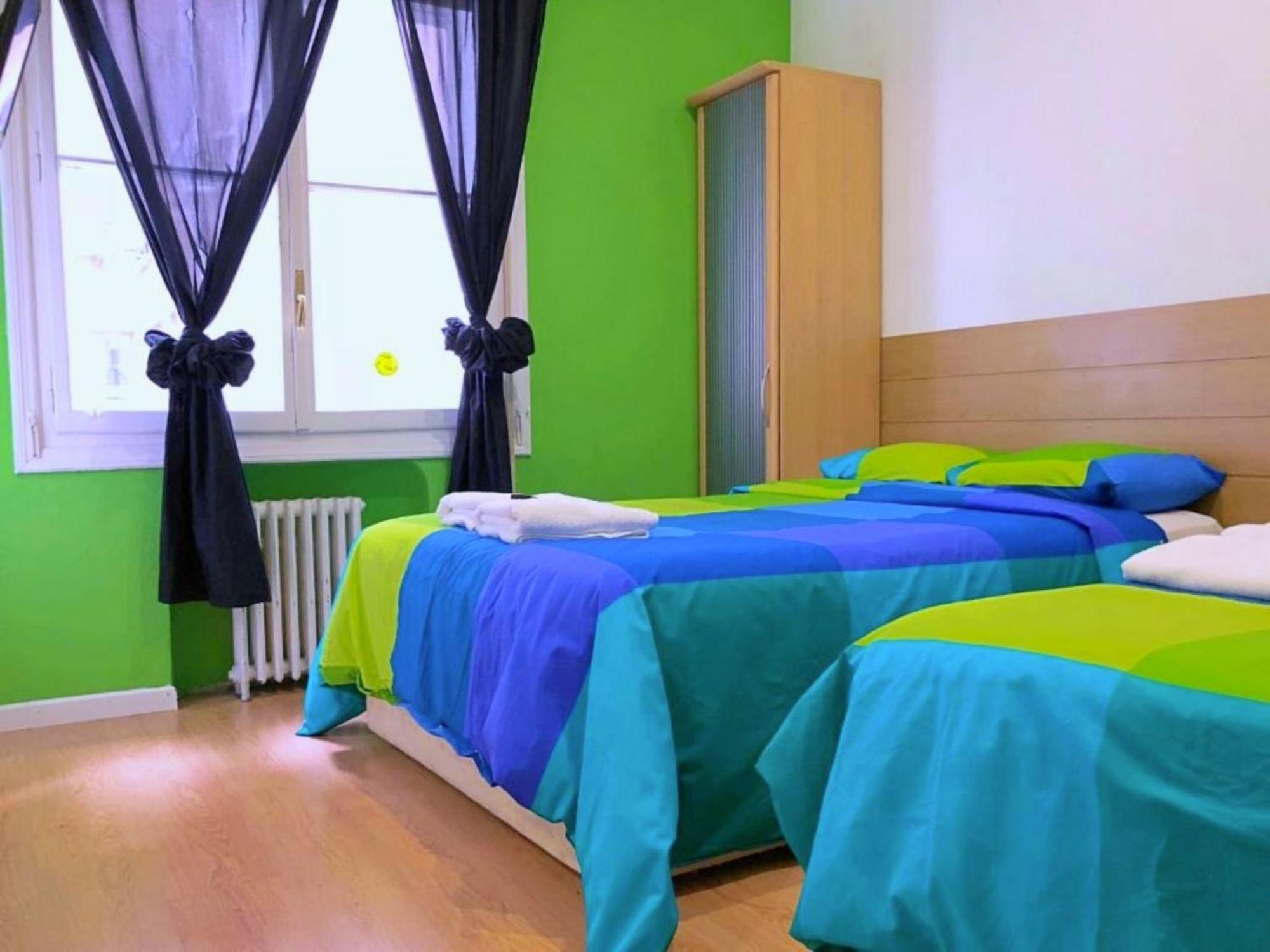 Apartamentos Econostay Plaza De Espana Madrid Extérieur photo