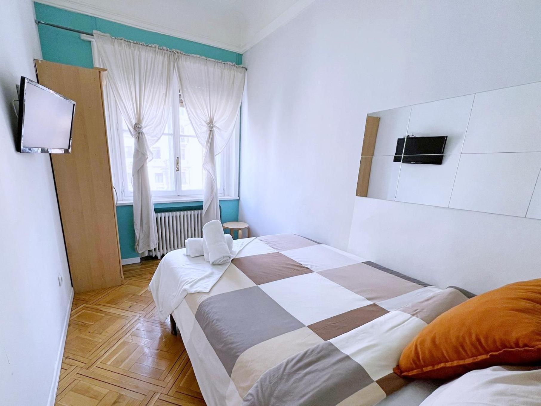 Apartamentos Econostay Plaza De Espana Madrid Extérieur photo